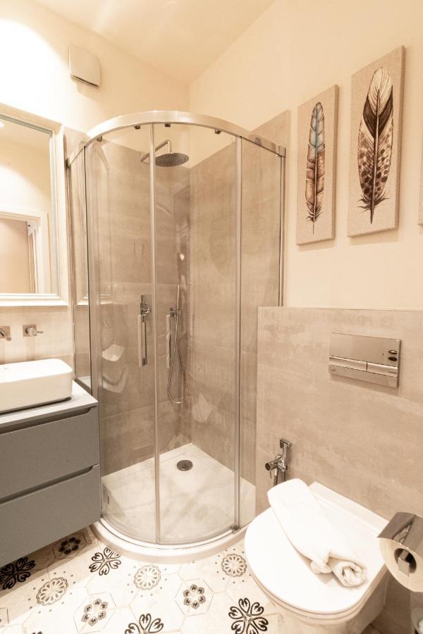 Black Gate - Quiet Studio In The Heart Of Old Town With Free Private Secured Parking Brasov Luaran gambar
